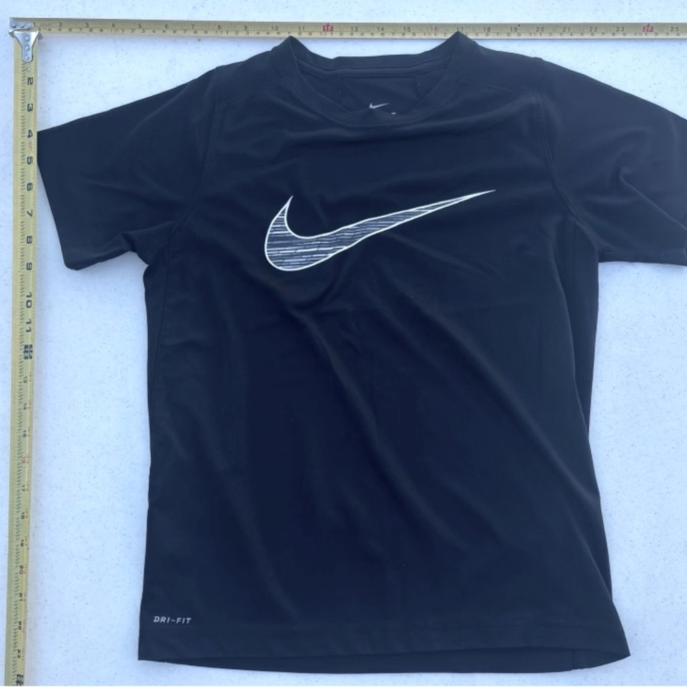 Nike DriFit Youth Large Shirt